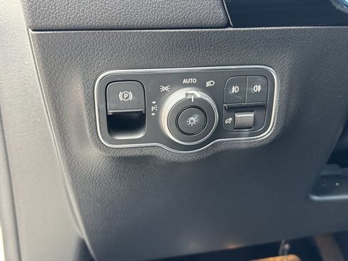 Used 2025 Mercedes-Benz GLA 250 4MATIC image 18