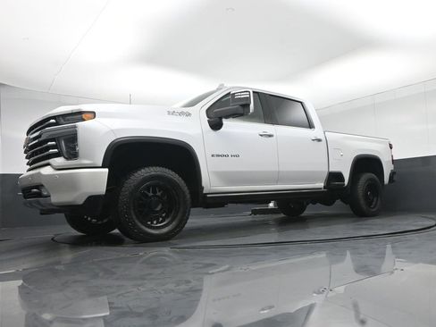 Used 2022 Chevrolet Silverado 2500 High Country w/ Safety Package II image 79