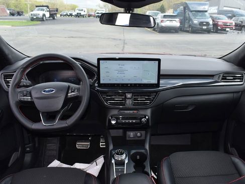 Used 2024 Ford Escape ST-Line w/ Tech Pack #1 AWD/4WD image 3