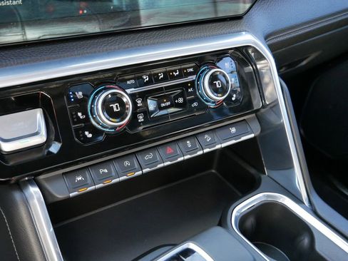 Used 2021 GMC Yukon Denali w/ LPO, Illumination Package image 25