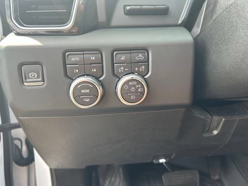 Used 2024 GMC Sierra 3500 Denali Ultimate AWD/4WD image 10