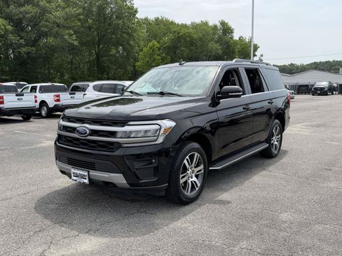 Used 2022 Ford Expedition XLT AWD/4WD image 5