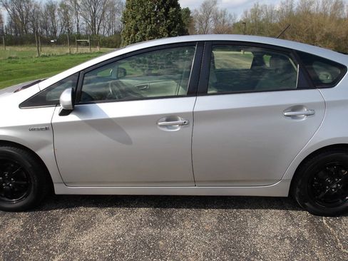 Used 2015 Toyota Prius Two image 31