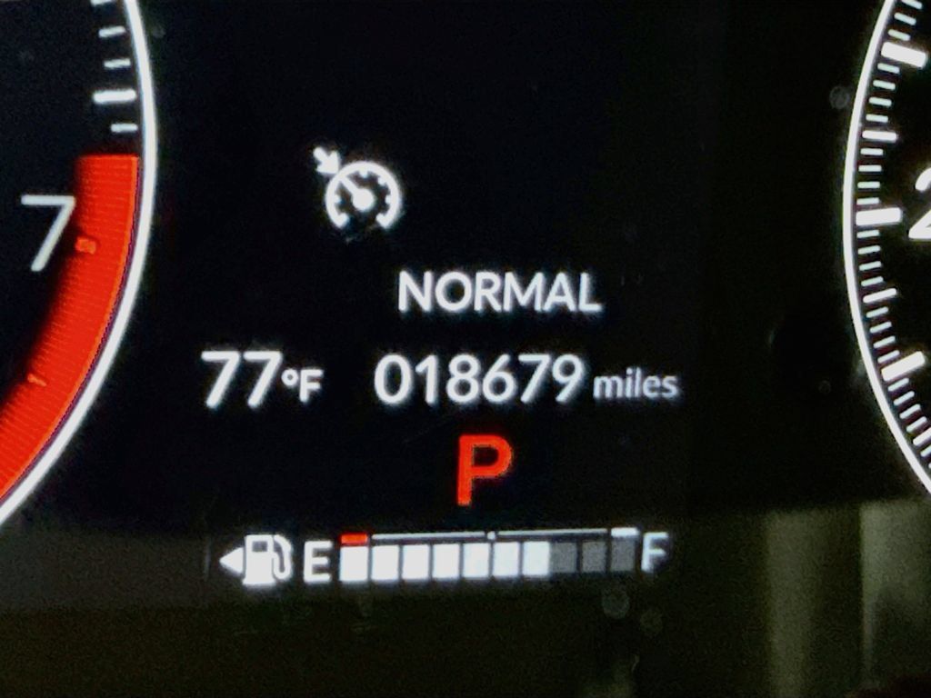 Used 2025 Honda HR-V LX image 4