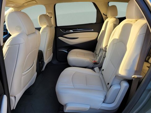 Used 2023 Buick Enclave Essence image 14