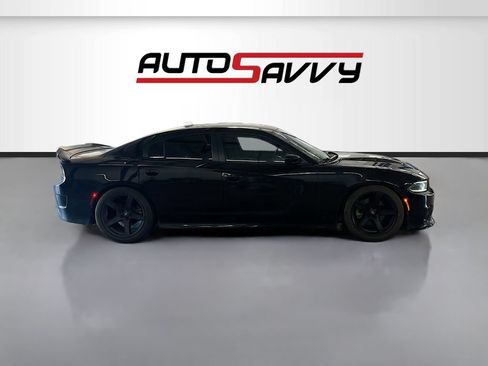 Used 2018 Dodge Charger R/T RWD image 8