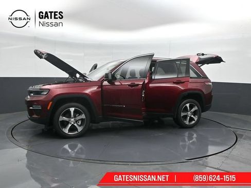Used 2023 Jeep Grand Cherokee Limited AWD/4WD image 54