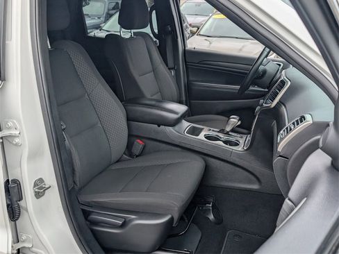 Used 2021 Jeep Grand Cherokee Laredo image 19