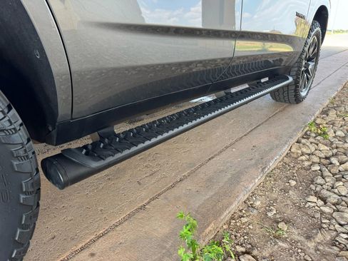 Used 2021 Chevrolet Tahoe Z71 w/ Z71 Off-Road Package image 25