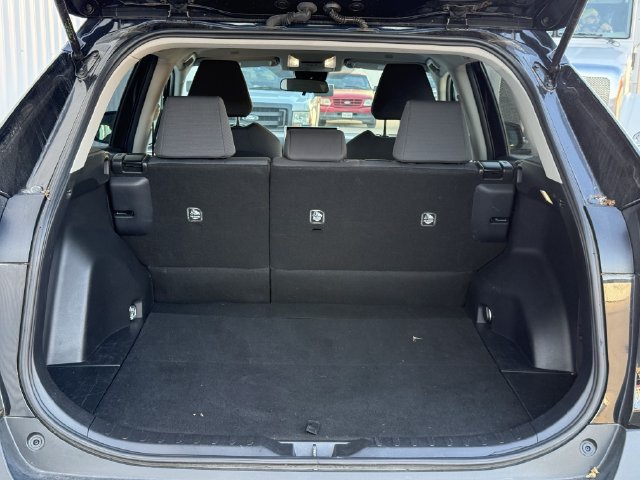 Used 2025 Toyota RAV4 XLE AWD/4WD image 33