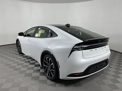 New 2026 Toyota Prius Plug-In Hybrid image 5