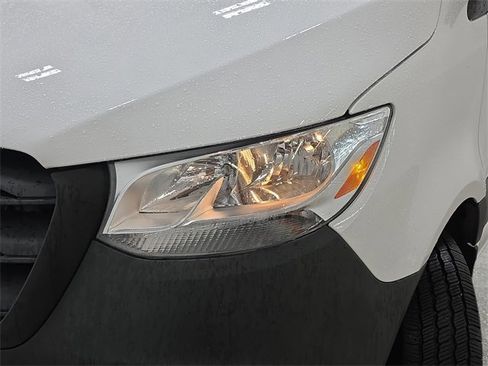 Used 2024 Mercedes-Benz Sprinter 2500 image 25