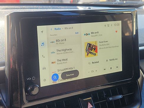 Used 2025 Toyota Corolla Cross LE image 17