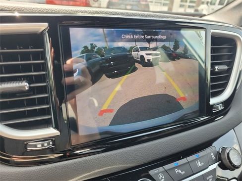 New 2026 Chrysler Voyager LX image 32