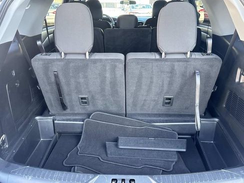 Certified 2023 Ford Explorer XLT image 9