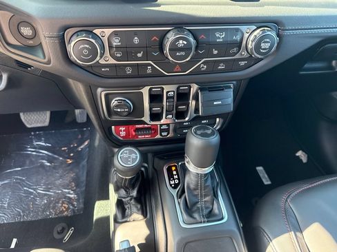 New 2027 Jeep Wrangler Unlimited Rubicon AWD/4WD image 14