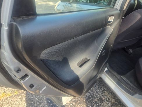 Used 2007 Toyota Matrix XR FWD image 32