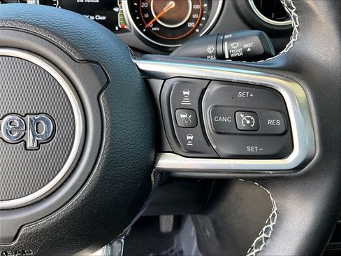 Used 2021 Jeep Gladiator Overland AWD/4WD image 21