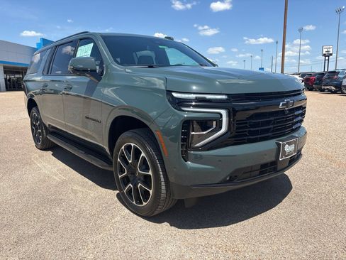 New 2026 Chevrolet Suburban RST w/ Comfort Package AWD/4WD image 7