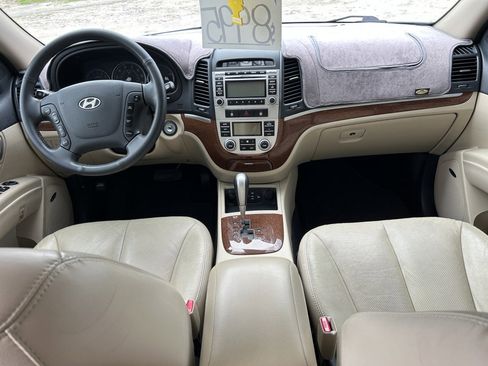 Used 2009 Hyundai Santa Fe Limited FWD image 6