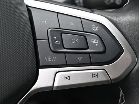 Certified 2025 Volkswagen Taos S image 17