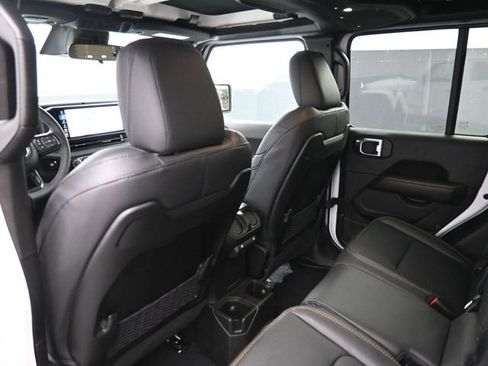 New 2026 Jeep Gladiator Sport image 28