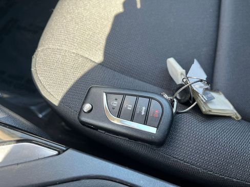 Used 2025 Toyota Corolla LE image 21