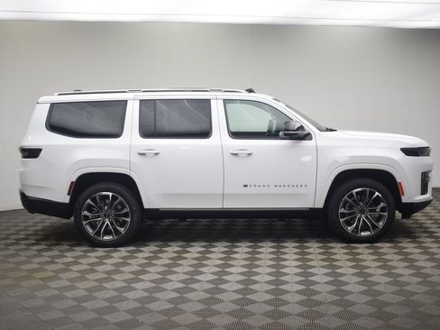 New 2026 Jeep Grand Wagoneer Summit AWD/4WD image 3