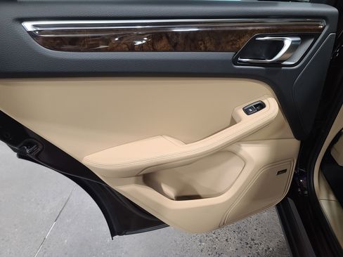 New 2026 Porsche Macan image 26