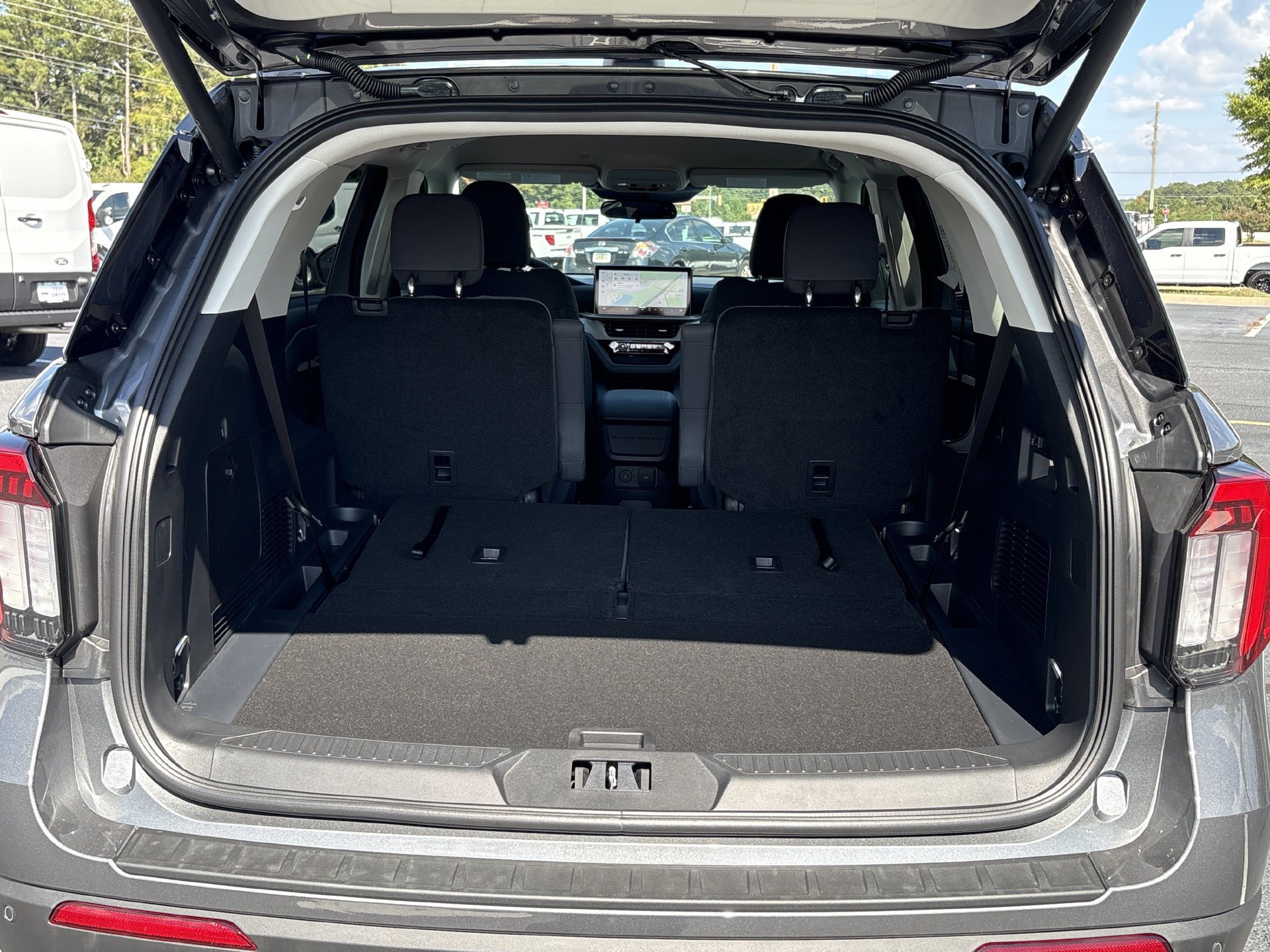 New 2026 Ford Explorer Active RWD image 22