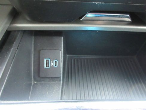 Used 2020 Ford Expedition XLT image 31