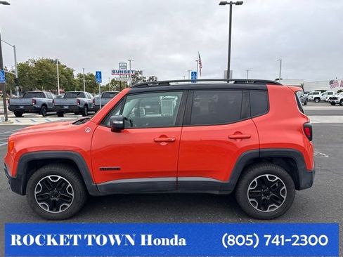Used 2016 Jeep Renegade Trailhawk AWD/4WD image 8