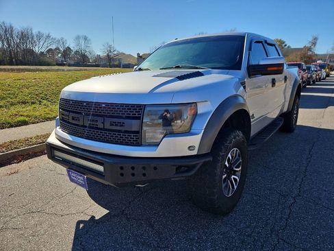 Used 2014 Ford F150 Raptor w/ Equipment Group 801A Luxury image 3