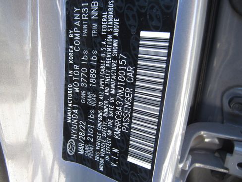 Used 2022 Hyundai Venue Limited FWD image 6