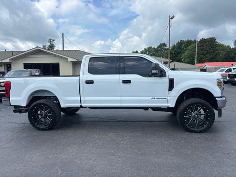 Used 2019 Ford F250 XLT w/ Snow Plow Prep Package AWD/4WD image 4