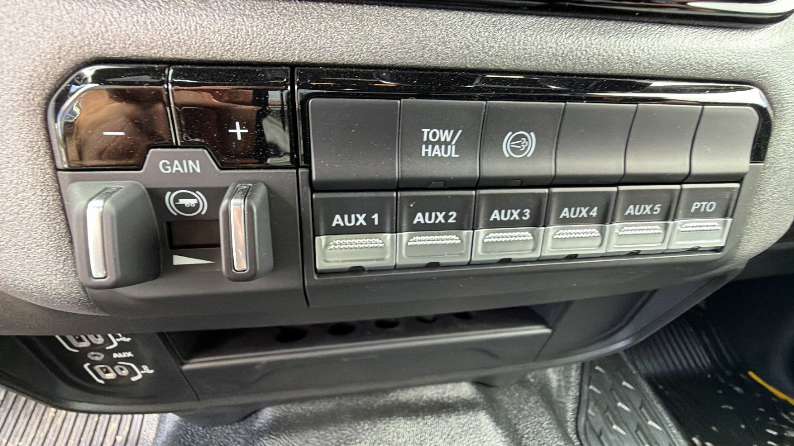 New 2026 RAM 3500 Tradesman w/ Chrome Appearance Group A AWD/4WD image 30