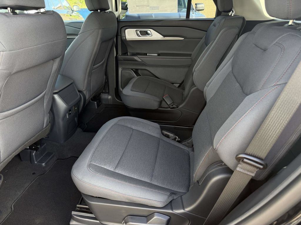 New 2026 Ford Explorer Active RWD image 27