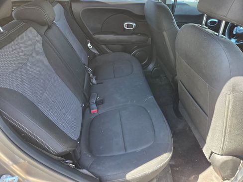 Used 2019 Kia Soul + FWD image 11