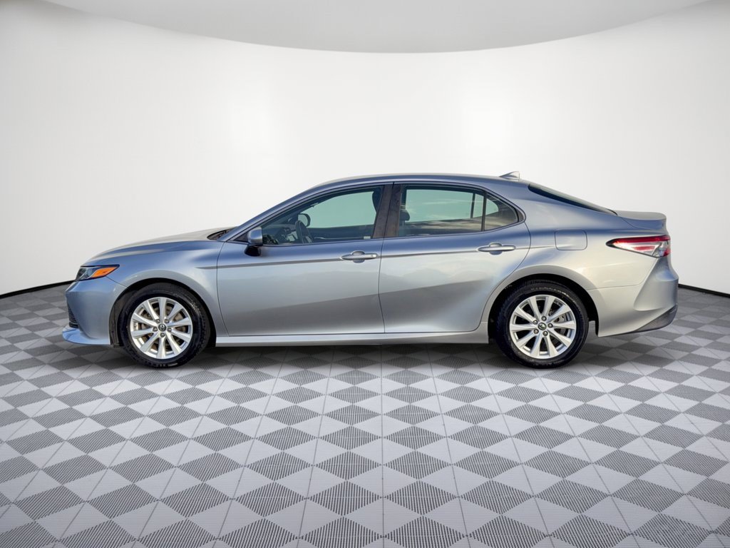 Used 2019 Toyota Camry LE FWD image 2