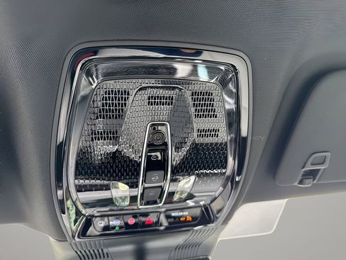 New 2026 Cadillac Vistiq Luxury w/ LPO, Floor Liner Package image 38