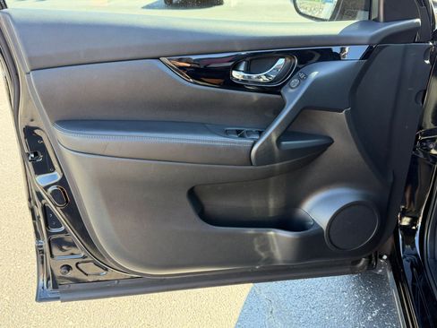 Certified 2022 Nissan Rogue Sport SL image 22