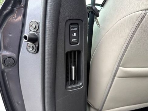 Used 2025 Honda Odyssey Touring image 33