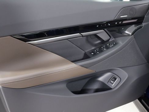 Used 2025 BMW 530i image 35