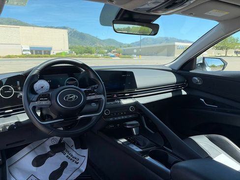 Used 2023 Hyundai Elantra Limited w/ Preferred Accessory Package FWD image 22