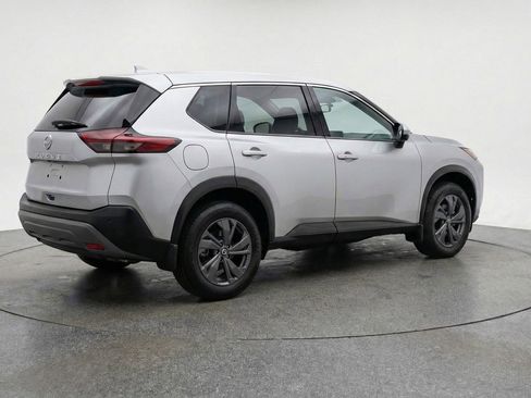 Used 2025 Nissan Rogue SV FWD image 9