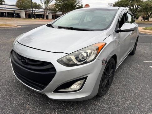 Used 2014 Hyundai Elantra GT image 4