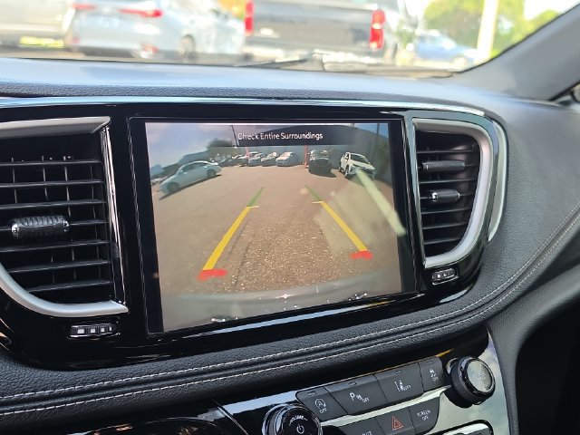 Used 2023 Chrysler Pacifica Touring-L w/ S Appearance Package FWD image 24