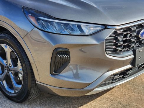 Used 2023 Ford Escape ST-Line w/ Tech Pack #1 image 11