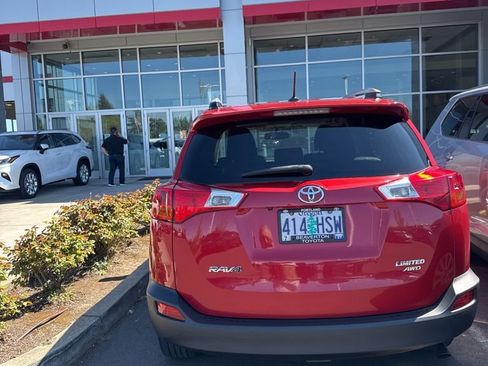 Used 2015 Toyota RAV4 Limited image 3