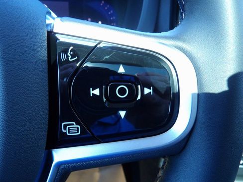 New 2026 Volvo XC60 B5 Core w/ Climate Package image 18